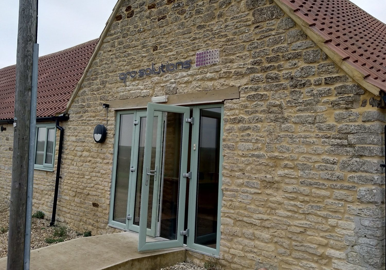 QRO Moves to New Premises
